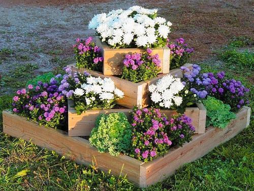 Многоярусная клумба своими руками. Как сделать многоярусную клумбу своими руками?