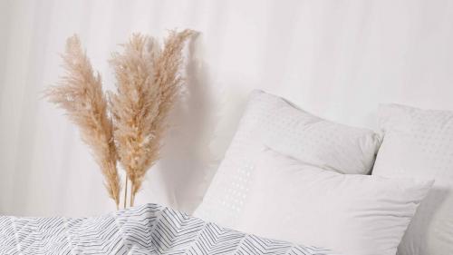 Цветы в интерьере 2022. Тренды осени 2022: как украшать дом искусственными цветами