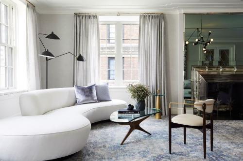 Как украсить стену в гостиной. Современные идеи оформления стен в гостиной