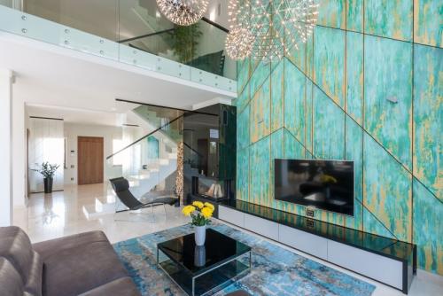 Декор стен своими руками из подручных средств. Декор стен: советы и мастер-класс, как сделать красивое и оригинальное украшение стен (120 фото)