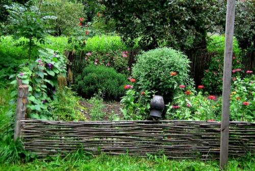 Идеи для сада своими руками. 90 идей украшений для сада своими руками (фото)